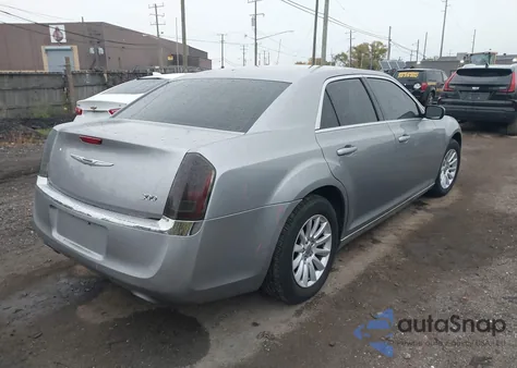 2014 Chrysler 300 z USA, uszkodzony, nr VIN 2C3CCAAG9EH220864